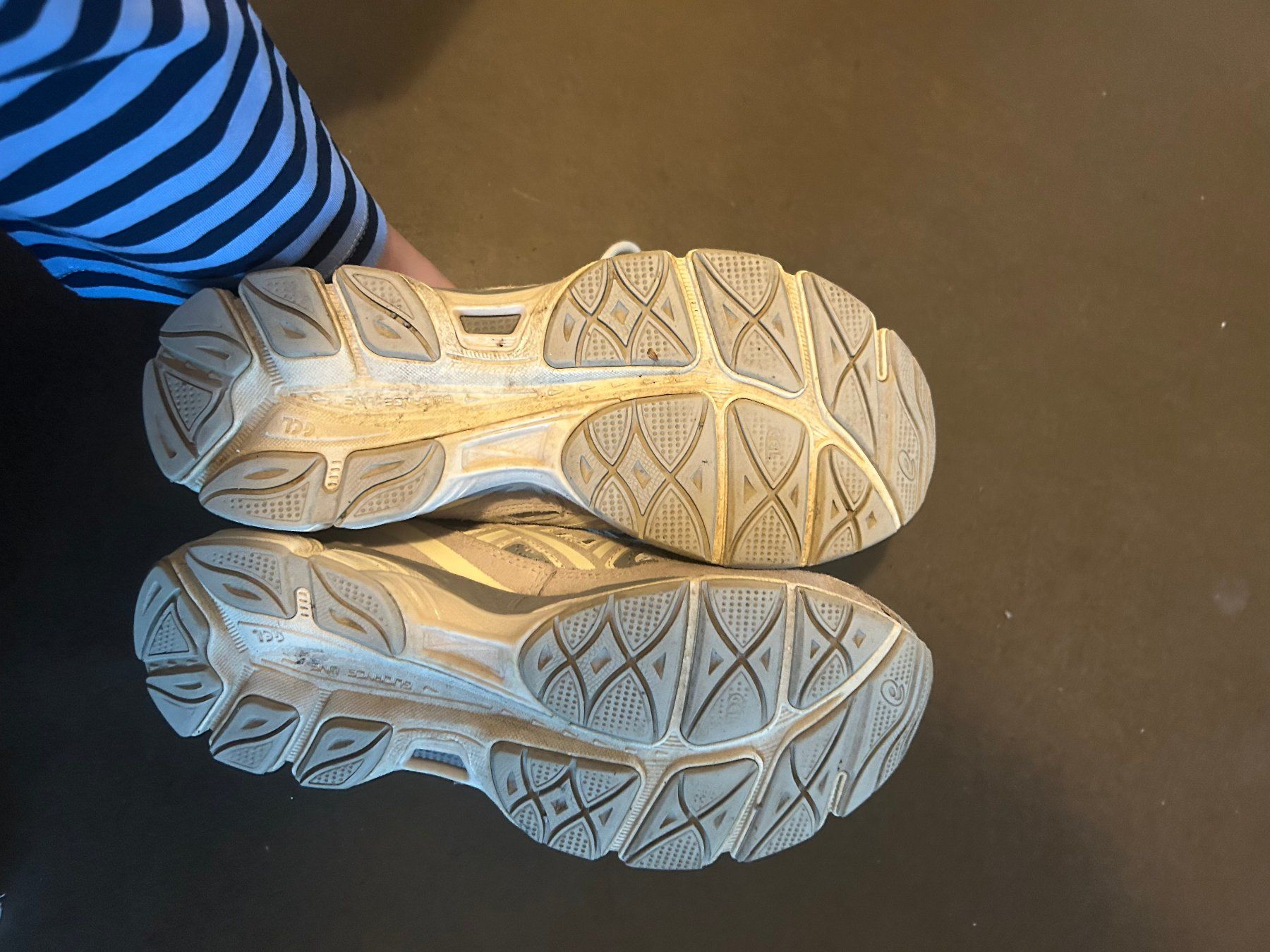 Asics Scarpe da uomo: Asics Schuhe, gut erhalten – Usato da zürich venduto da soph29 1