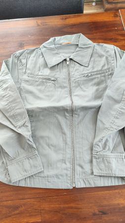 Jacke, Grösse 142, Olivgrün