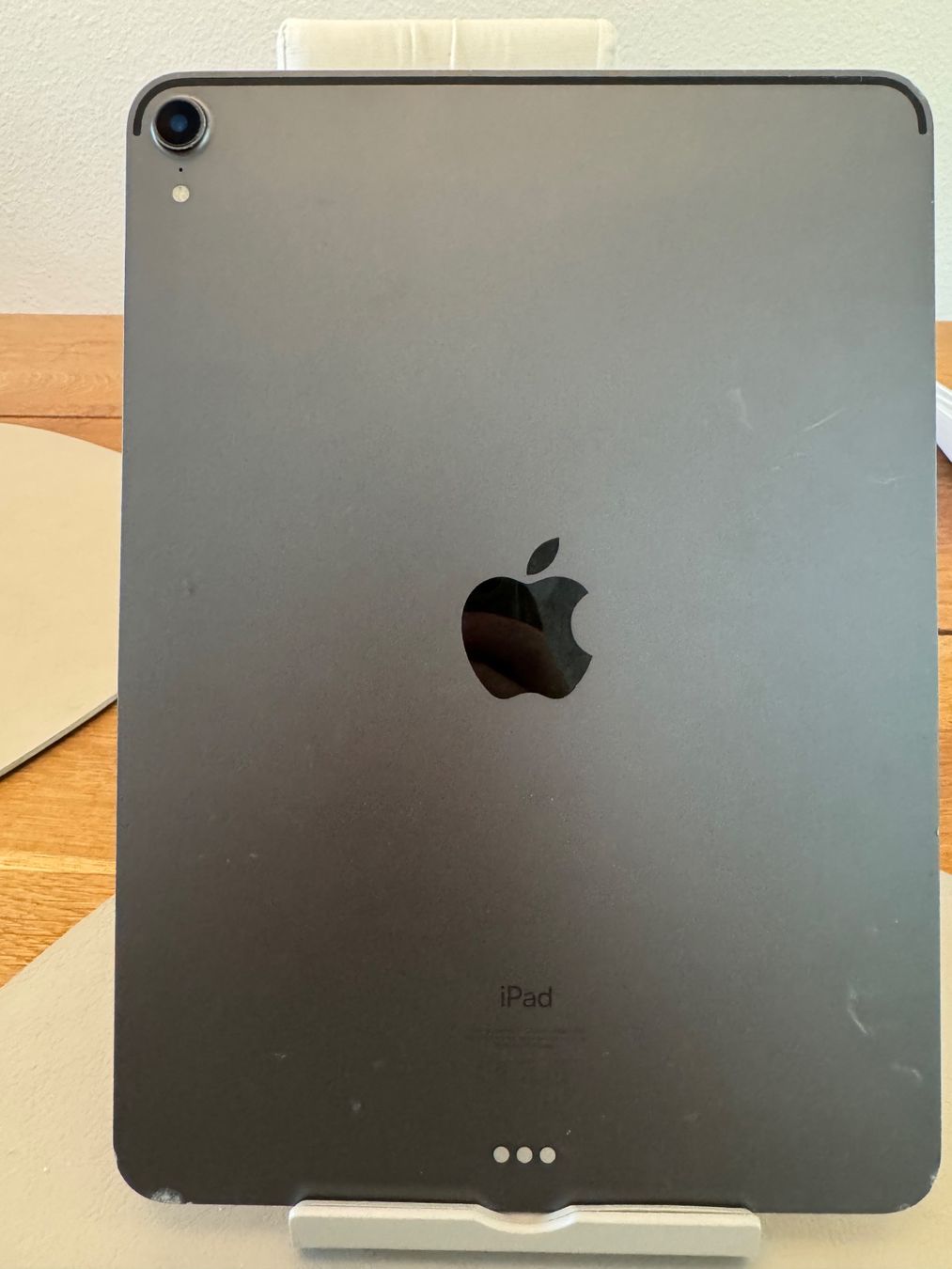 Apple Tablet PC: iPad Pro (11 Zoll, 1Generation) – Defekt aus Adliswil von Busys 3