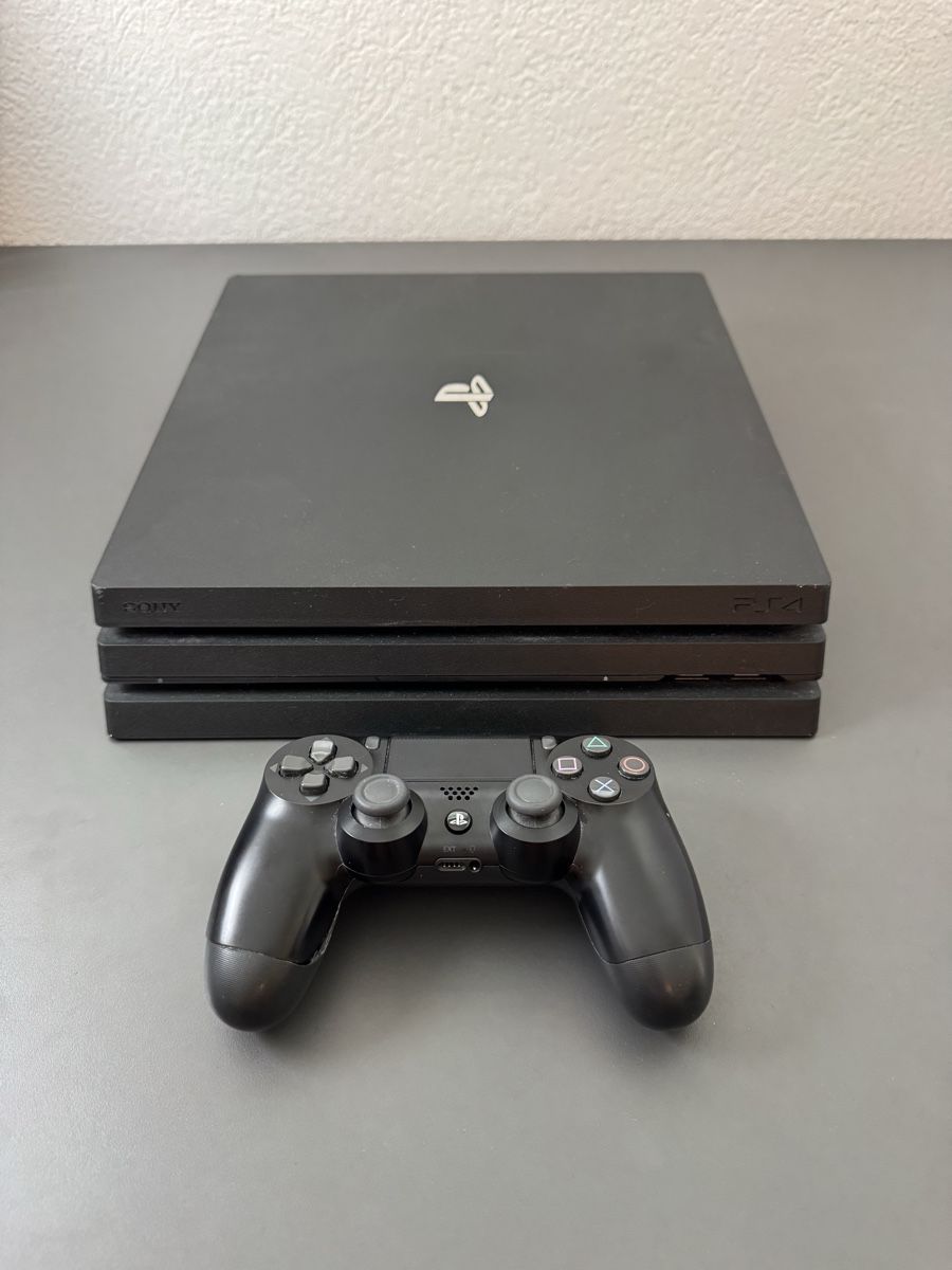 Sony Konsolen: PlayStation 4 Pro 1TB Konsole mit Controller – Gebraucht aus Schmitten FR von rap_fg5t 1