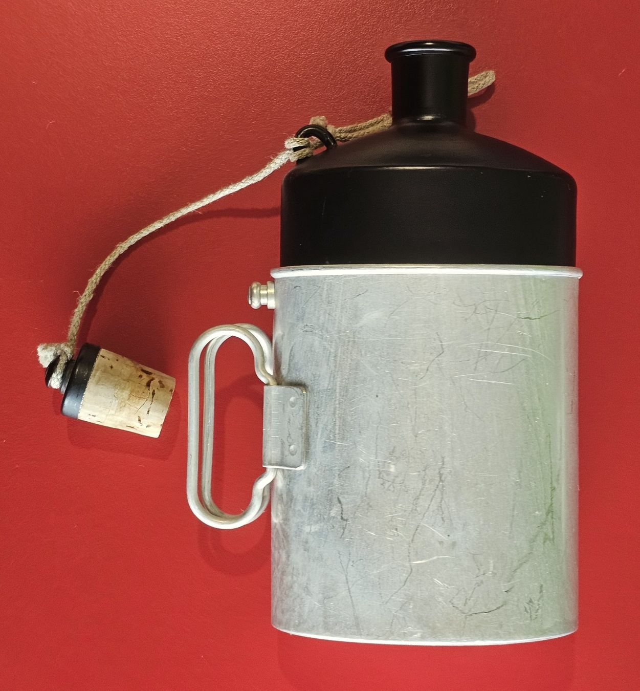 Schweizer Armee Attrezzatura & Pezzi di ricambio: SCHWEIZER ARMEE MILITÄR FELDFLASCHE TRINKFLASCHE – Usato da Düdingen venduto da Quartierstrasse