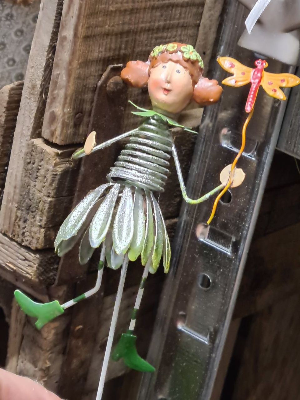 Alle Dekorationen: 1 Metall Frühlings Figur Wackelkopf – Neu und originalverpackt aus Amriswil von kleindeko