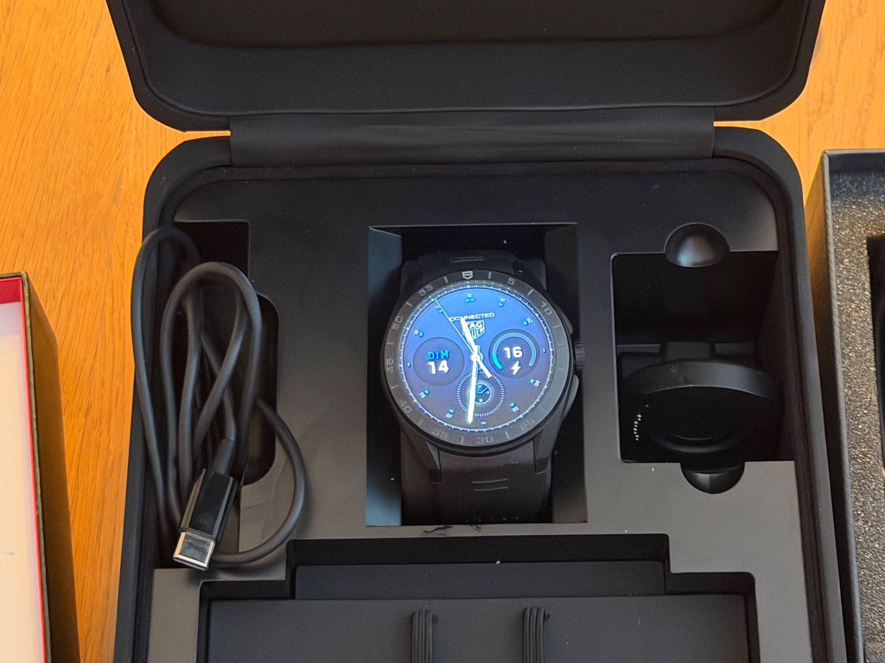 Tag Heuer Smartwatch: Montre  TAG Heuer Modèle connected e5 titane Prix excep... – Gebraucht aus Beurnevésin von casino01