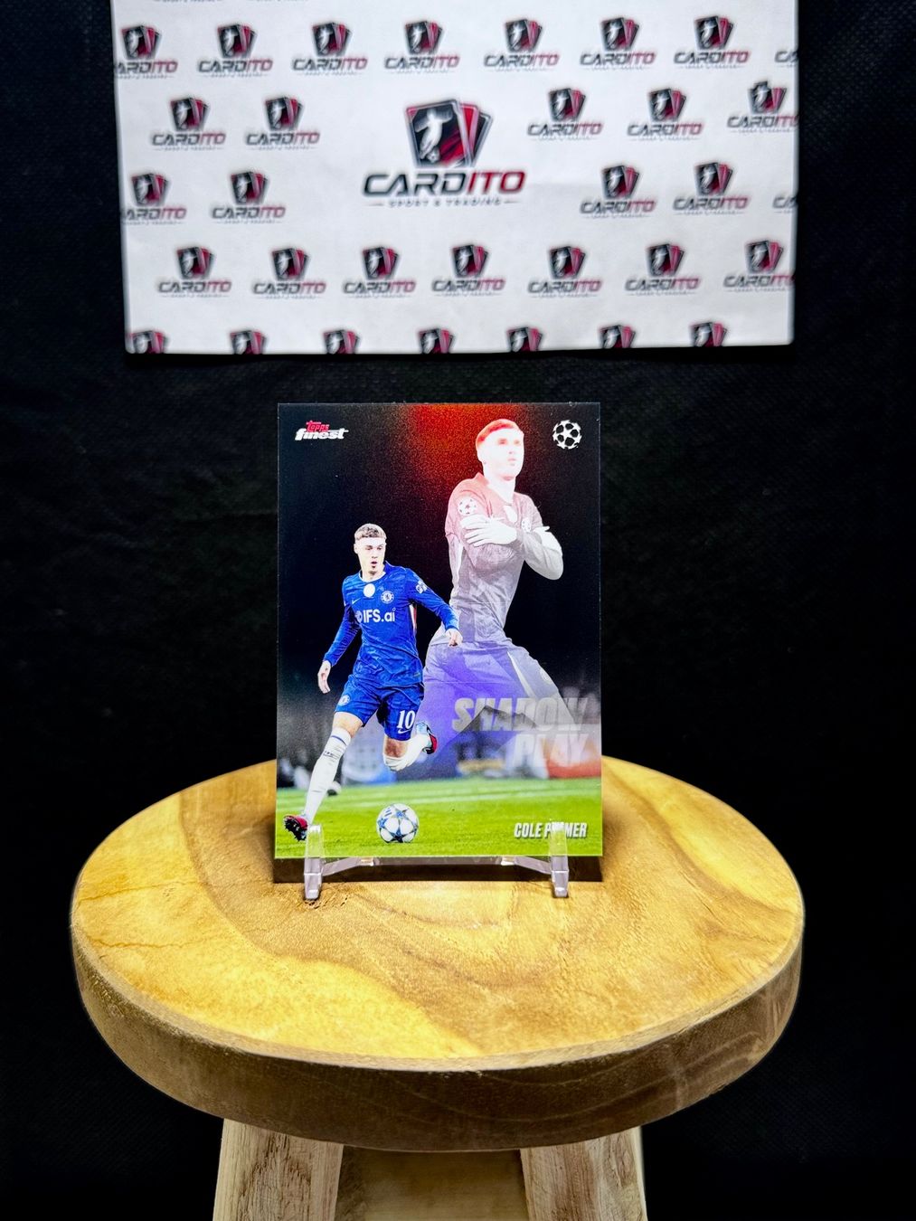 Topps Carte collezionabili: 25-26 Topps Finest Cole Palmer Shadow Play Insert – Usato da Reconvilier venduto da Cardito