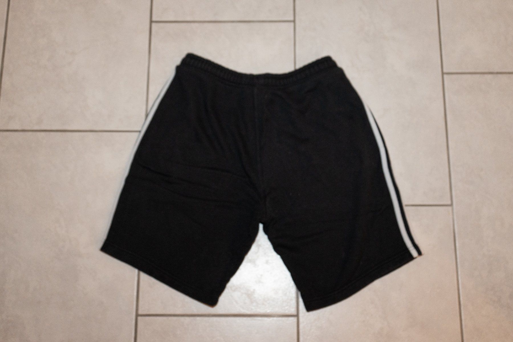 Adidas Hosen: Adidas Shorts – Gebraucht aus Arni AG von yannick_207 3