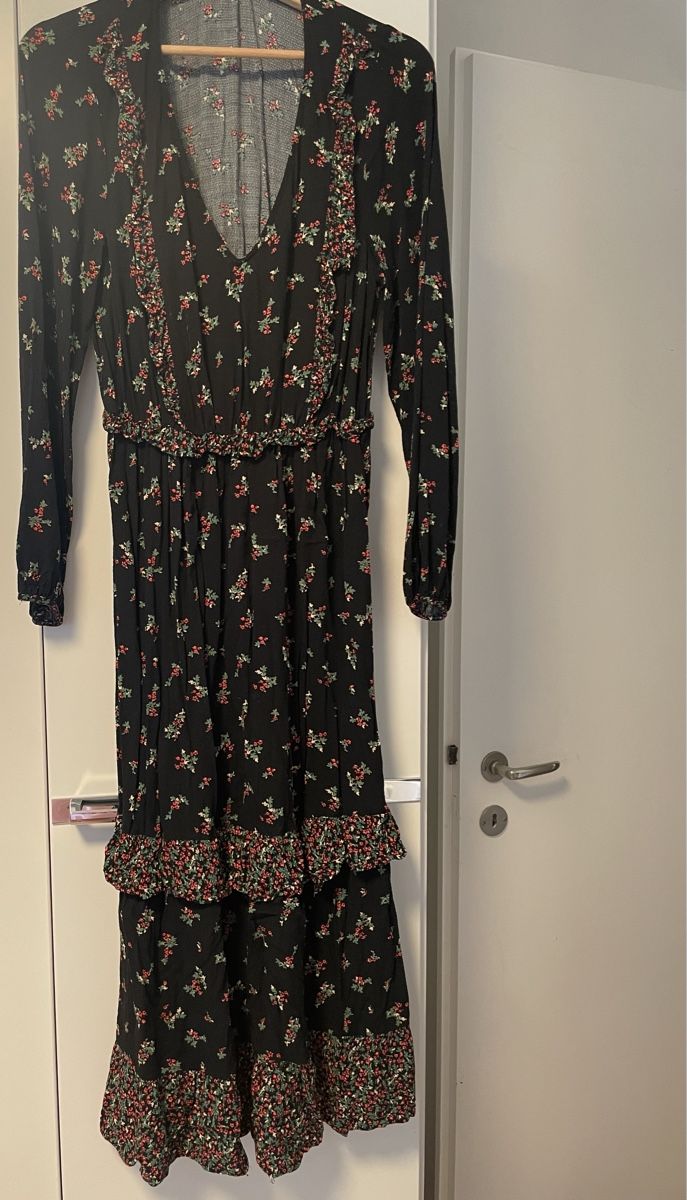 Kleider: Herbstkleid Blumenmuster schwarz Gr. 40 lang elegant – Gebraucht aus Aristau von cherry-berry