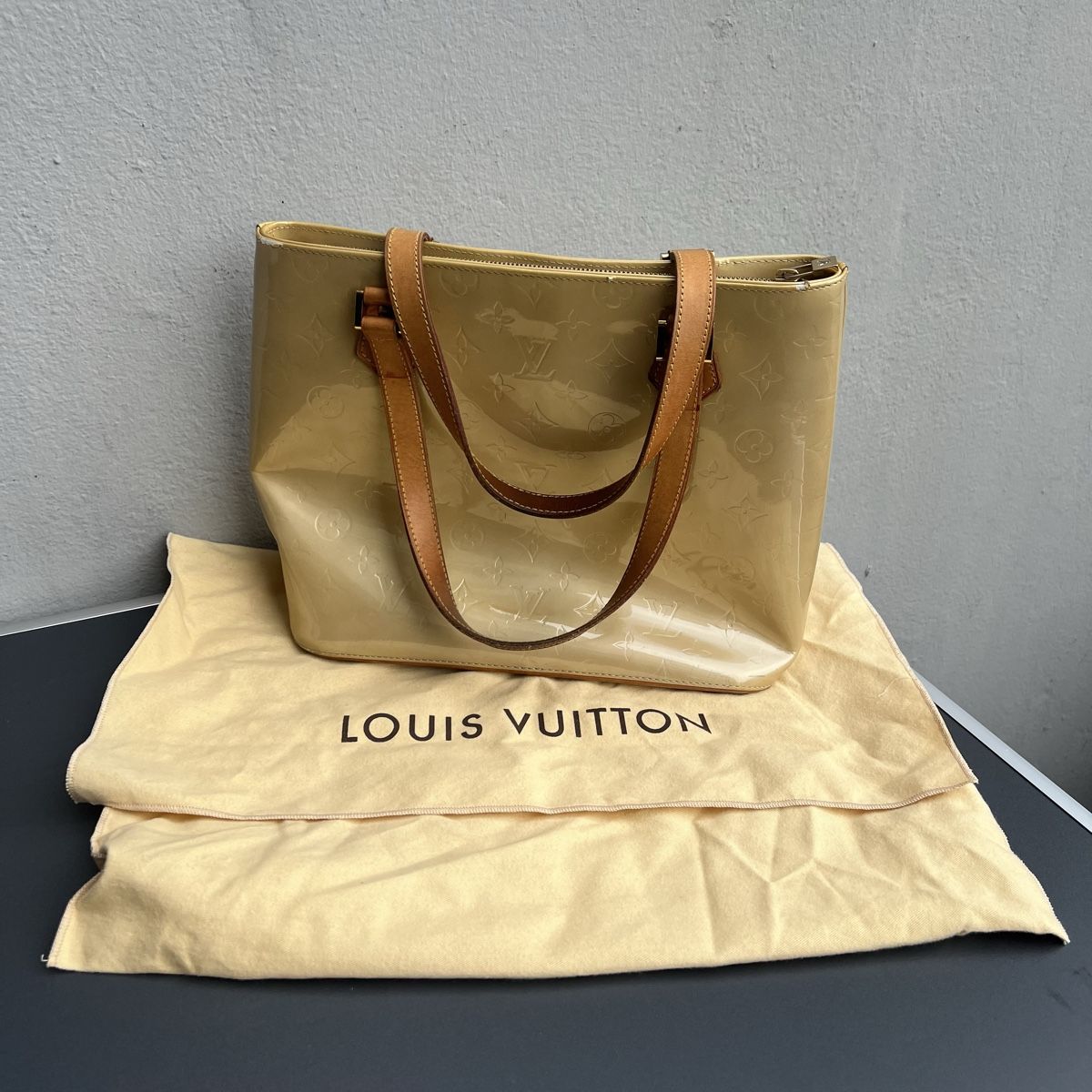 Louis Vuitton Borse da donna: Louis Vuitton Tasche zu verkaufen  – Usato da Wil SG venduto da Cristiano02062017