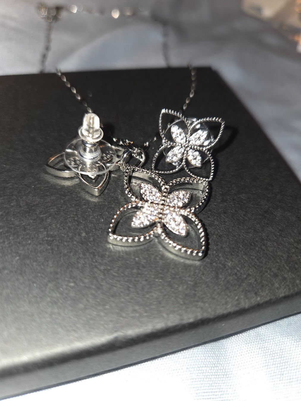 Altri gioielli: Ensemble boucle d'oreille et collier – Nuovo (secondo la descrizione) da Vallorbe venduto da Almiii18