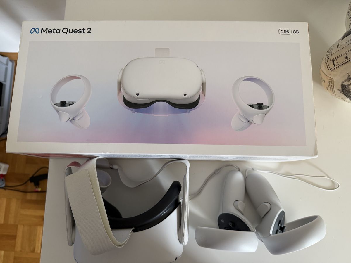 Meta Casque VR: Meta Quest 2 VR Headset 256GB with Controllers and Box – D'occasion à Rudolfstetten par skpueschel 1
