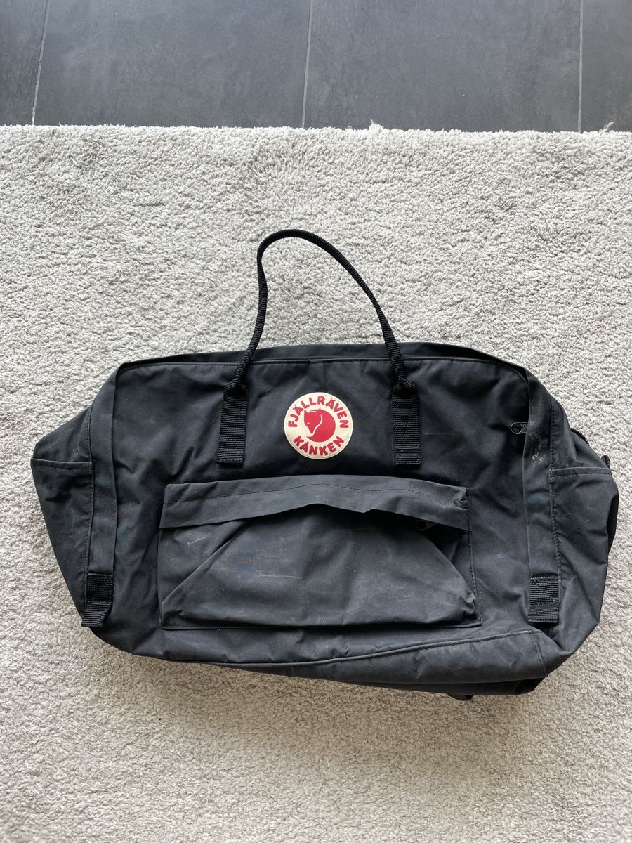 Fjällräven Zaini: Fjällräven Kanken Weekender 30 L Schwarz Rucksack – Usato da Oberägeri venduto da petralany