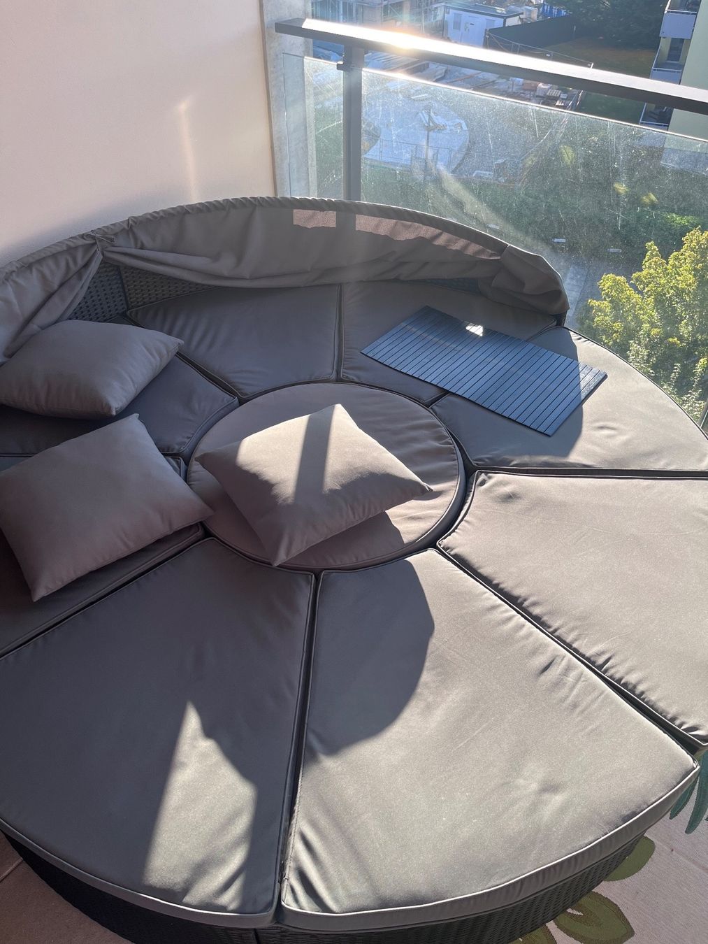 Liegen & Liegestühle: Polyrattan Gartenmöbel Sonneninsel – Gebraucht aus Zürich von  1