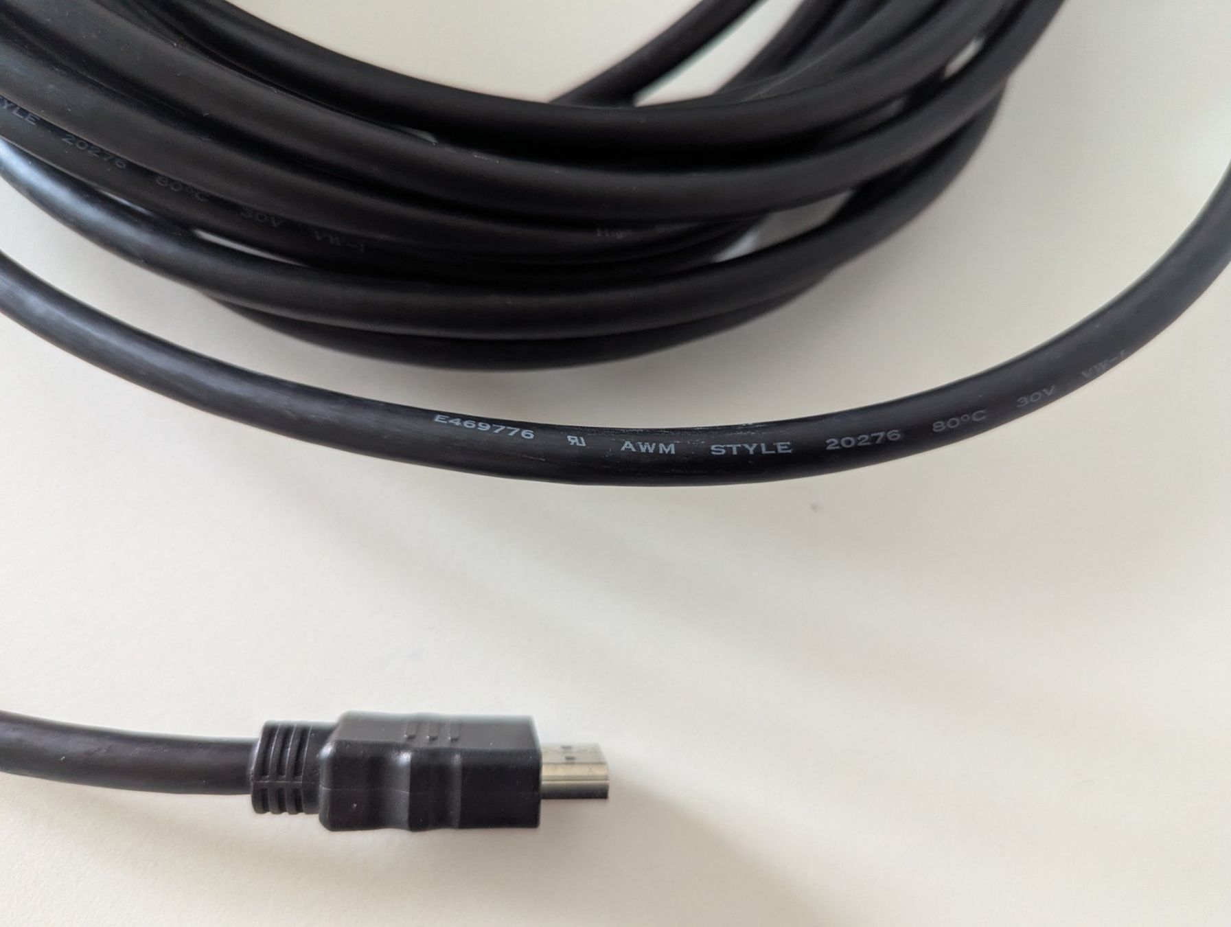 Cavi: Hochwertiges HDMI-Kabel, 10 Meter Länge – Usato da Zürich venduto da eflohmi 3