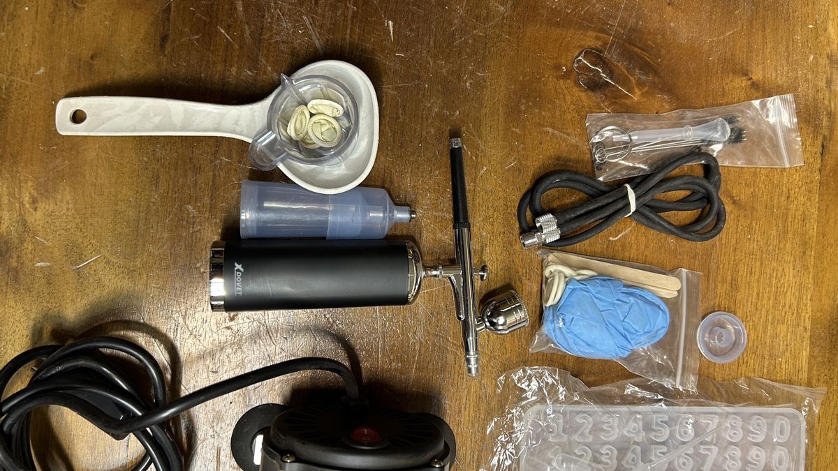 Kompressoren: Timbertech Airbrush Set mit Kompressor und Zubehör – Gebraucht aus Chur von Fedova 1