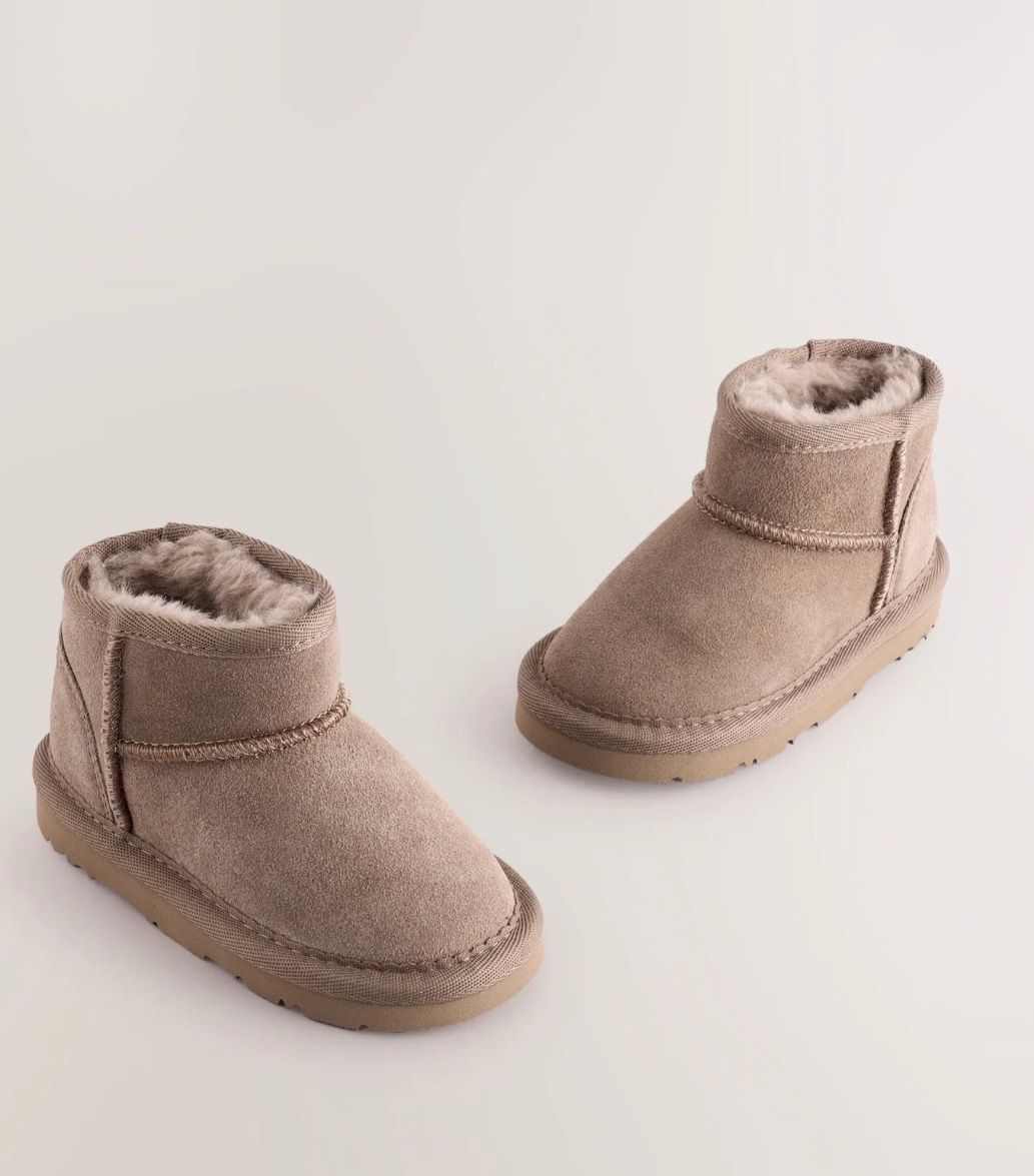 Schuhe für Mädchen: Mädchen Boots Etoupe Lammfell  Grösse 23 – Gebraucht aus Port von 11.12 3