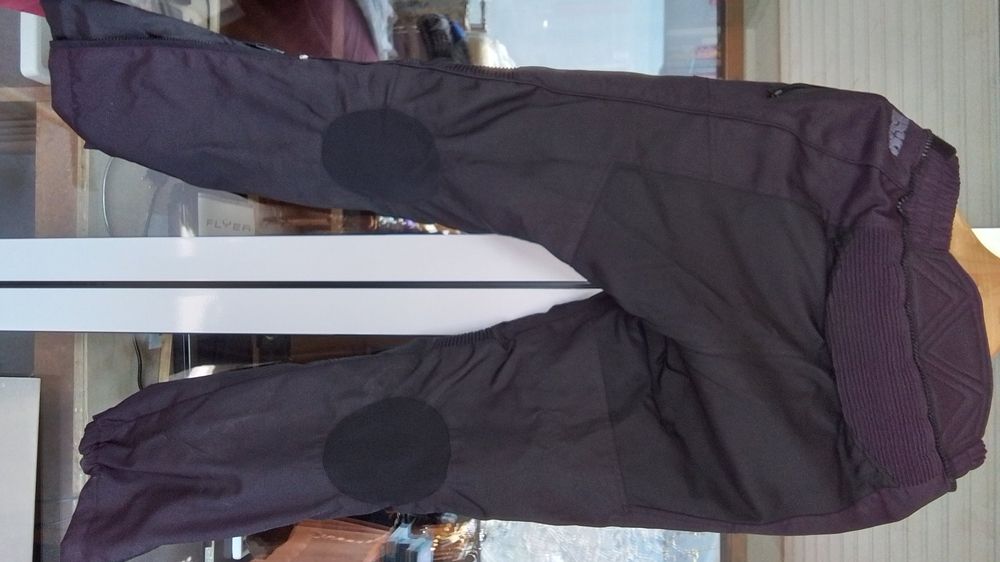 Pantalons: Motorradhose Grösse M mit kleinen Löchern – D'occasion à Oberurnen par DVDL 1