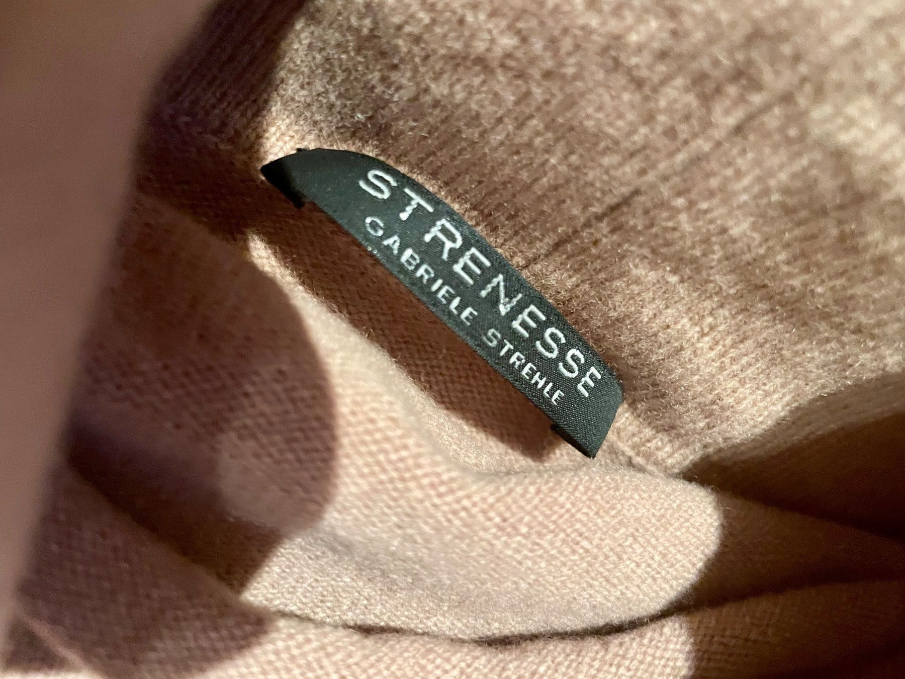 Strenesse Vestiti: kaschmir kleid / rollkragen- / longpullover strenesse gr s – Usato da Rotkreuz venduto da 4evermine 1