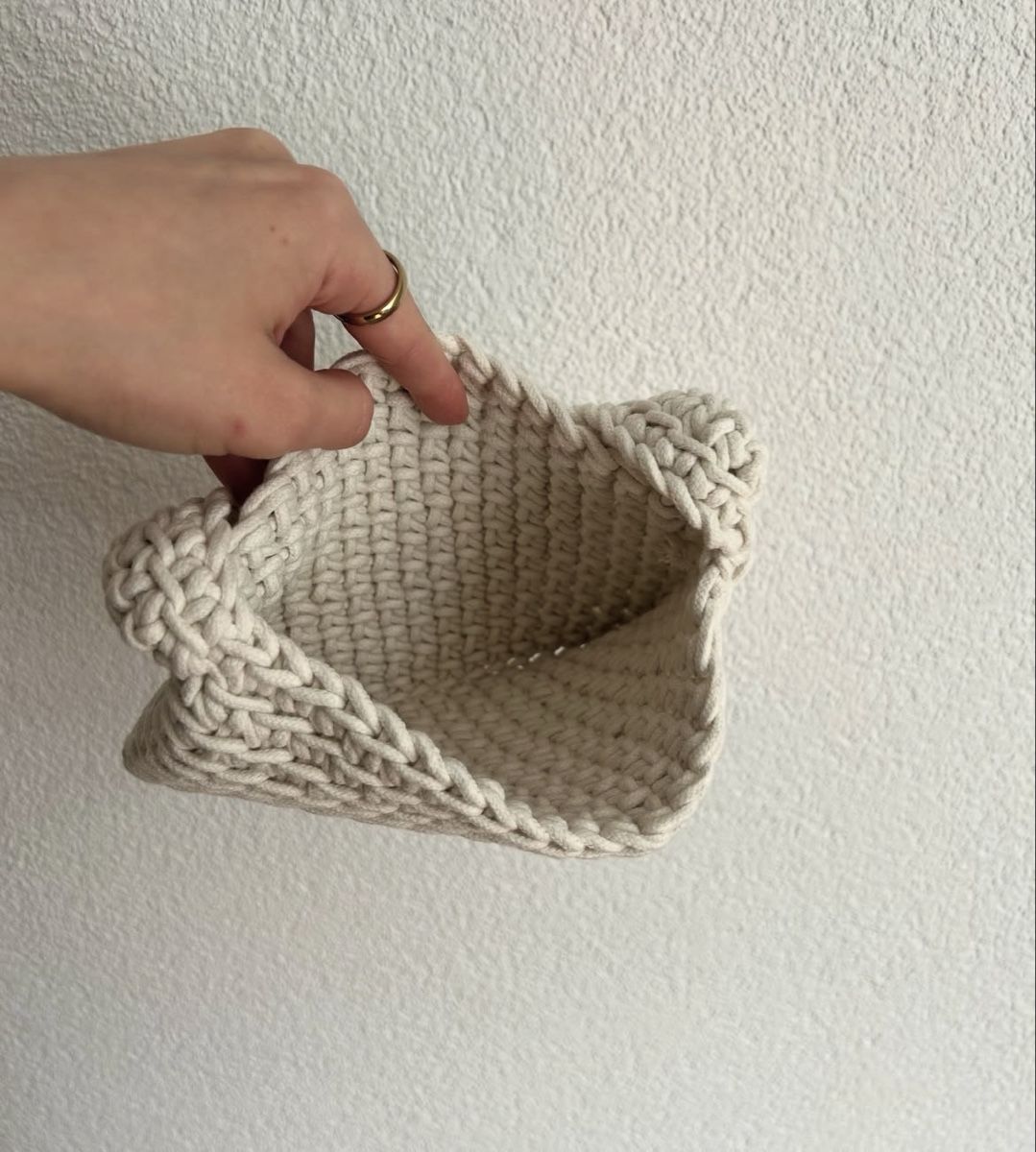 Taschen für Damen: Tasche gehäkelt beige  – Gebraucht aus Chur von faja7000 1