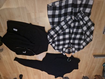 schwarz/weiss hemd, schwarzer strickpullover 1 pullover