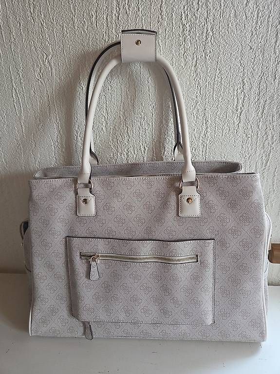 Guess Borse da donna: Guess Tasche/ Shopper Hellgrau – Nuovo (secondo la descrizione) da Hagendorn venduto da wuschel026 2