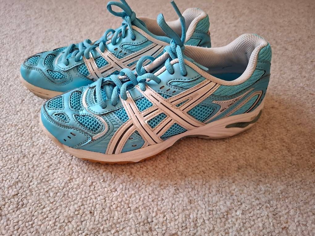 Scarpe da donna: Turnschuhe Oasis Gr.37 – Usato da Halten venduto da Mutzji