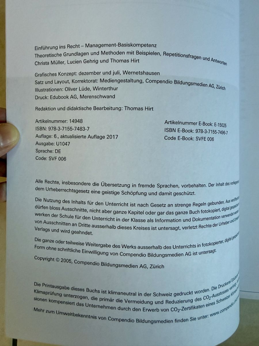 Livres: 2 Rechtsbücher Management-Basiskompetenz compendio – D'occasion à Utzenstorf par Victoria666 2