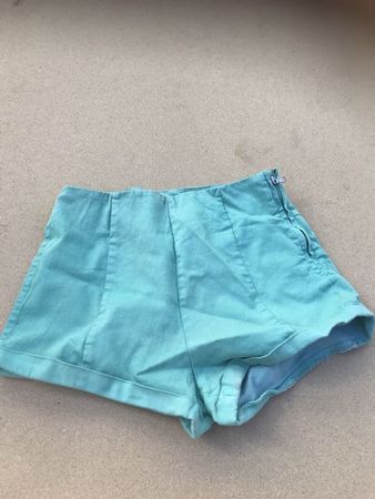 Mädchen Bershka Shorts grün 158