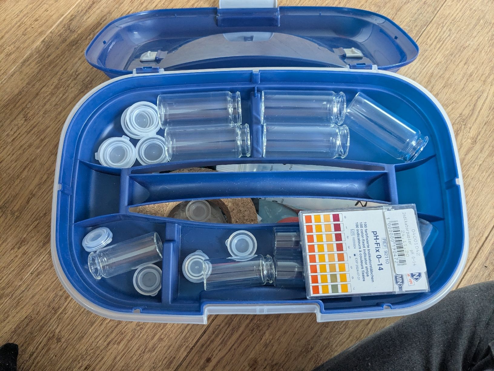 Tutti gli attrezzi: Box mit Labormaterial ETH – Usato da Zürich venduto da moi_tl5h 1