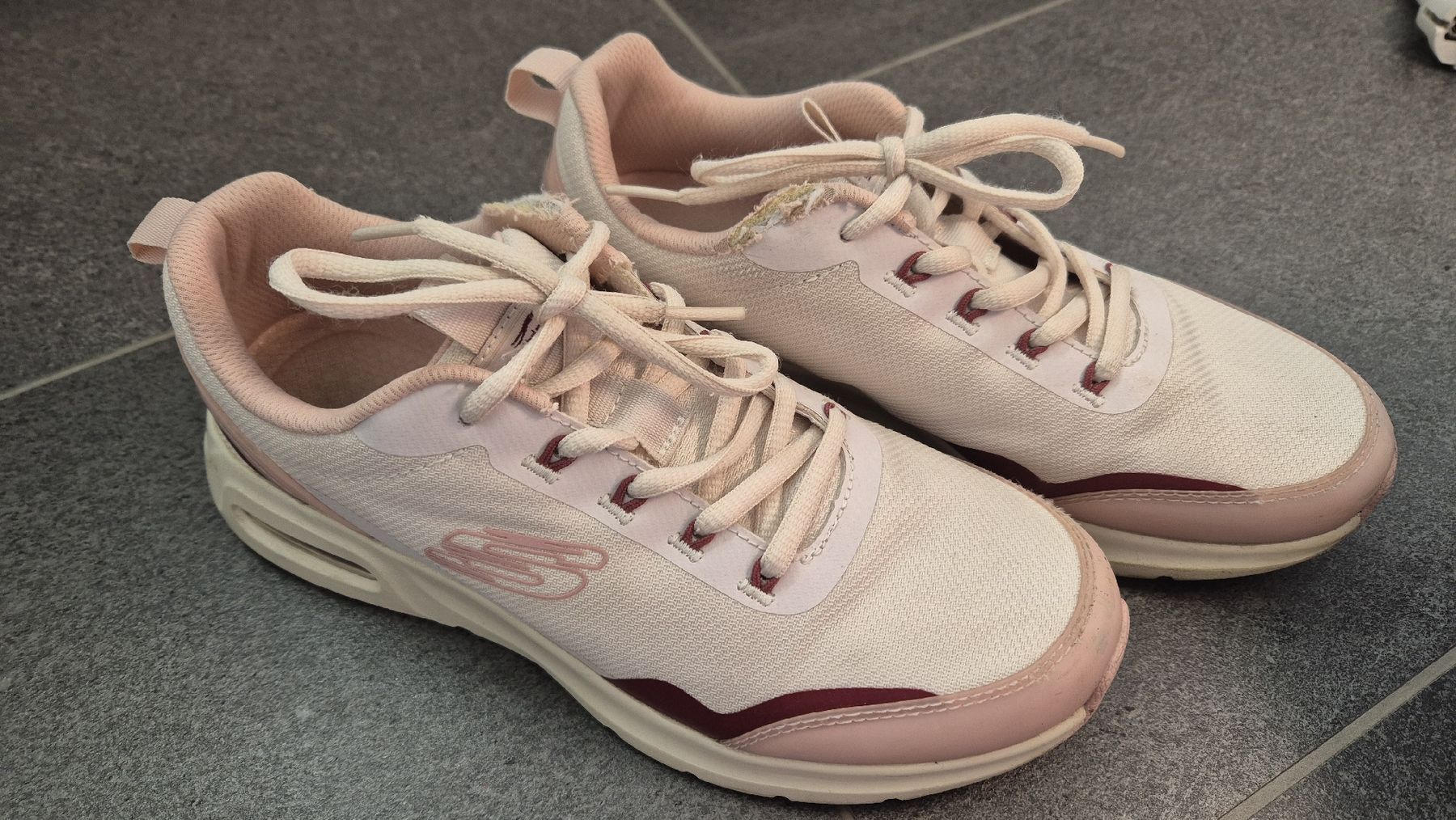 Skechers Schuhe für Mädchen: SKECHERS MEMORY FOAM 37/38 – Gebraucht aus St. Margrethen SG von vka_f8qq