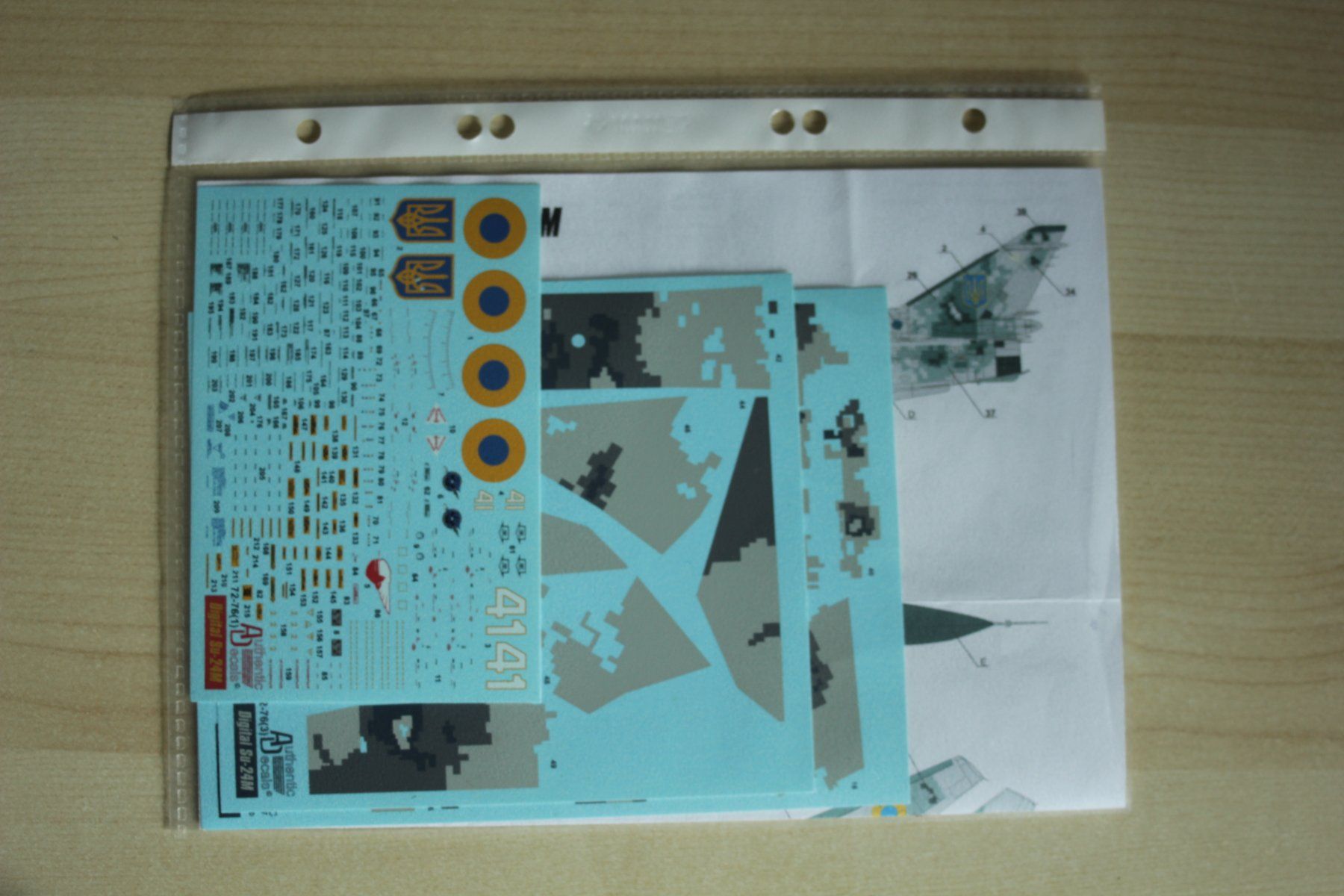 Kits de montage: Decals 1/72 - Digital Su-24M, von Authentic Decals – Neuf (Voir description) à Koppigen par F4Fan 4