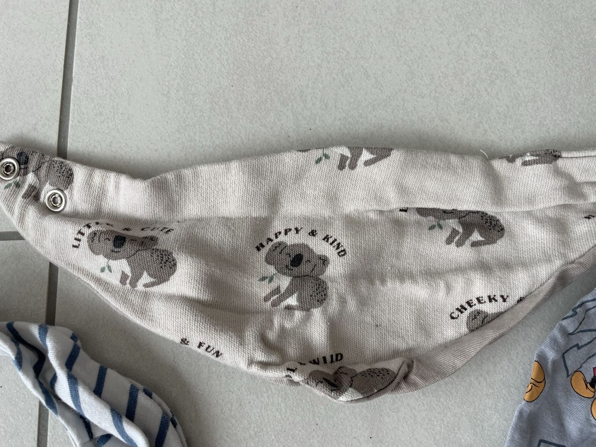 Lotti & Set di vestiti: Vier Halstücher Baby – Usato da Rüti ZH venduto da kar_xx9l 3