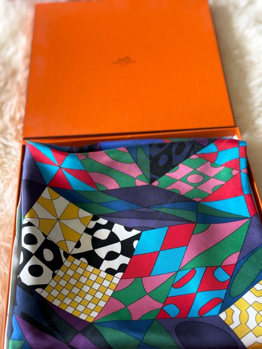 Hermès Foulards, Tücher & Schals: Hermès Scarf Carré 90 – Neu (gemäss Beschreibung) aus Zürich von Folgado