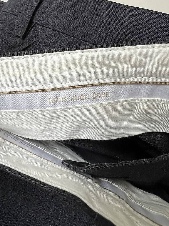 Pantaloni: 2 pantalons Hugo Boss taille 36 – Usato da Epalinges venduto da Kallem 1