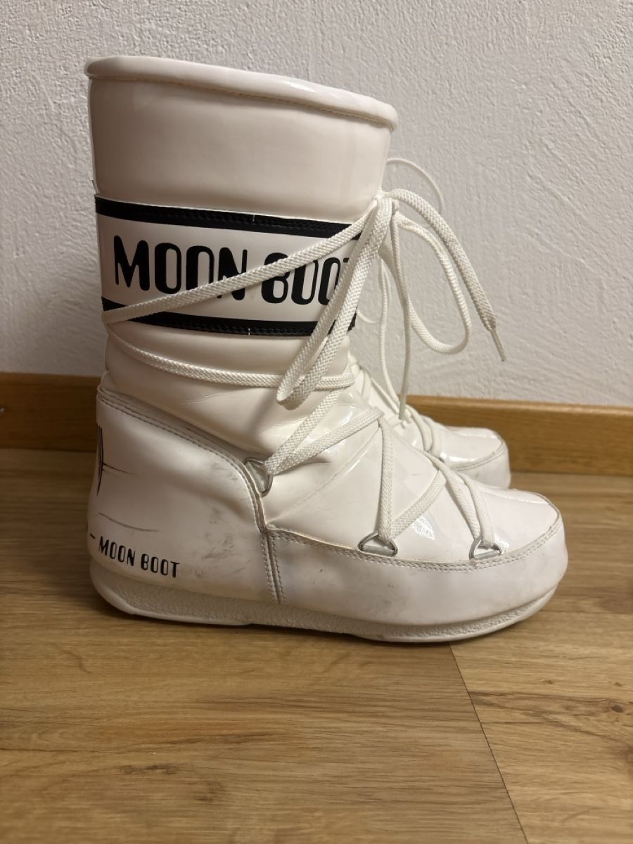 Moon Boot Scarpe da donna: MOON BOOT Damen Vinyl 38 – Usato da Chur venduto da copino