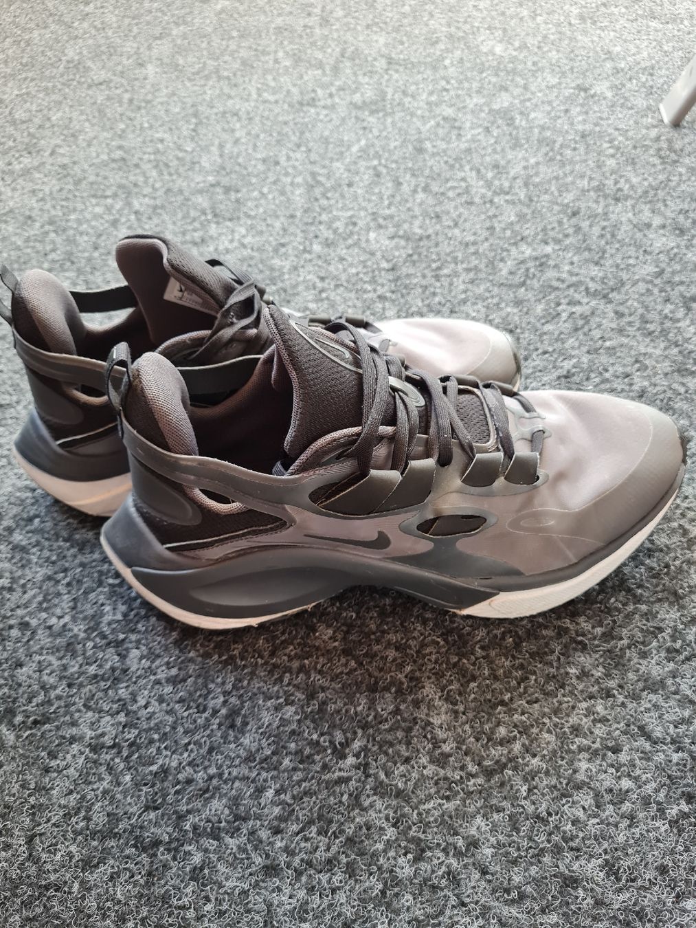 Nike Herrenschuhe: Nike Gr.45.5 – Gebraucht aus Rotkreuz von tat_8zds