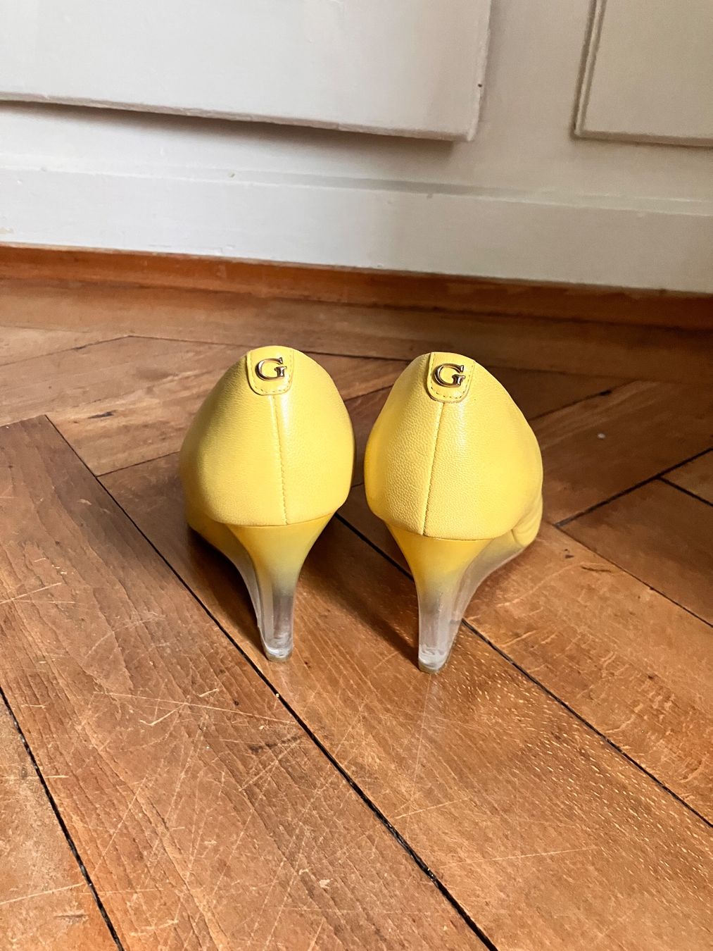 Guess Damenschuhe: Highheel/Pumps mit Keilabsatz v. Guess hellgelb Gr. 39 – Gebraucht aus Zürich von amarelapreto 4