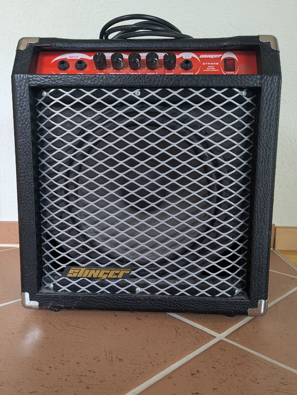 Amplificateurs: Stinger Pro Bass Amplifier – D'occasion à Egg b. Zürich par Flasby