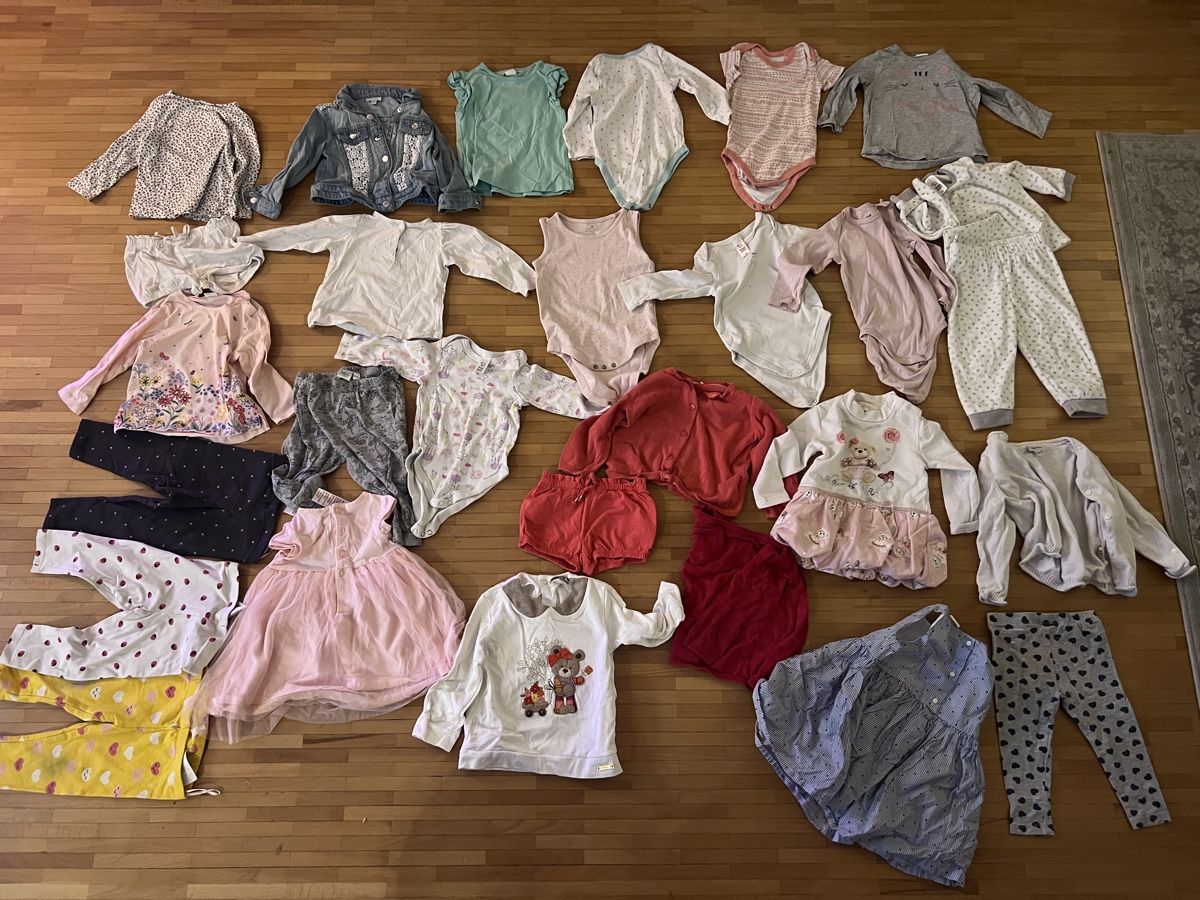 Ensembles coordonnés: Mädchen Kleider Grösse 80 Packet 2 – D'occasion à Rümlang par rue_flohmi