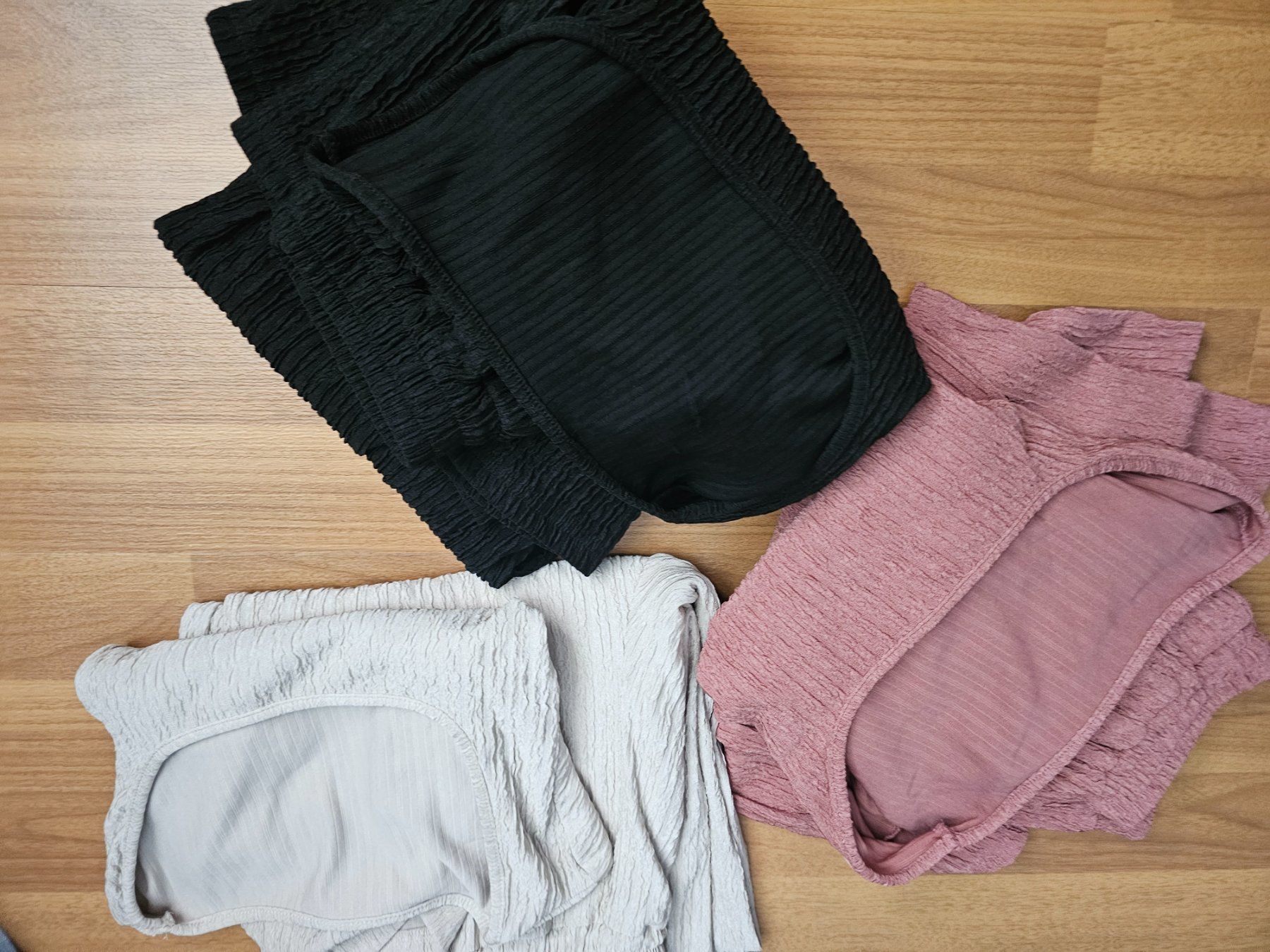 Shein Lotti di vestiti: Shein 3 Sets – Nuovo (secondo la descrizione) da Basel venduto da NyGrow 3
