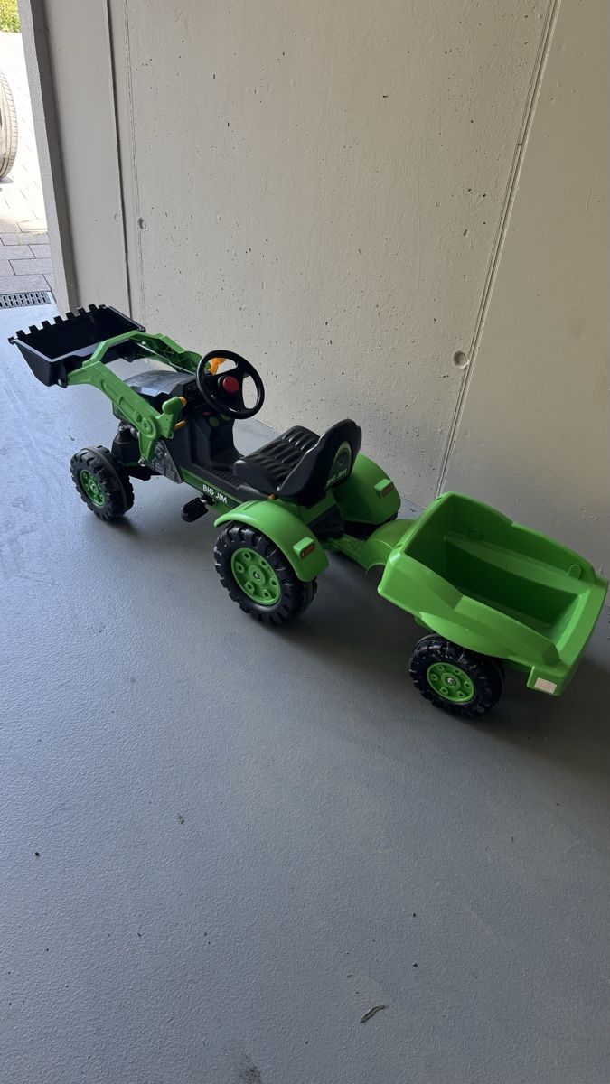 Veicoli per bambini: Kinder Traktor mit Anhänger – Usato da Meierskappel venduto da Fr77