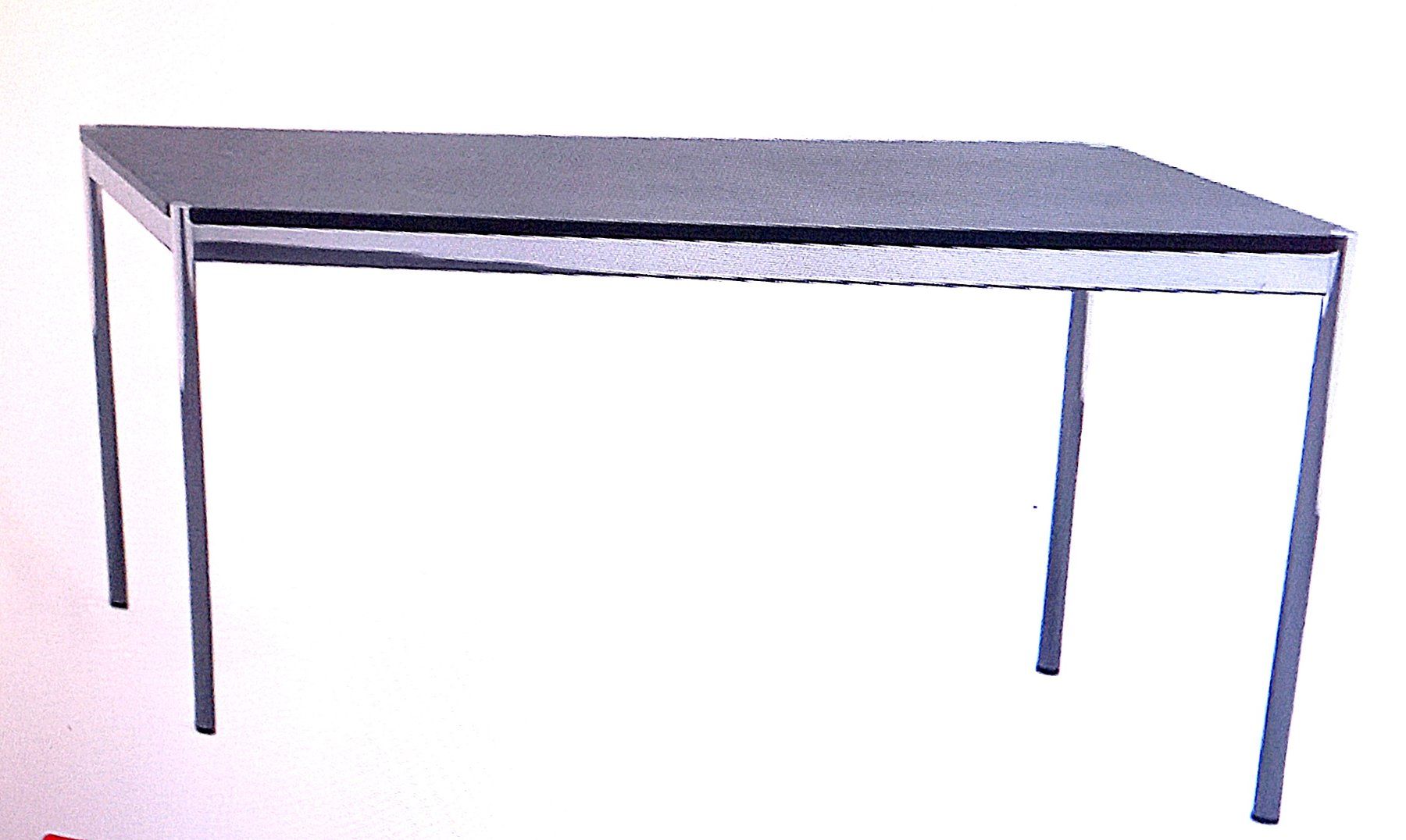 USM Scrivanie: USM Tisch 175 X 75cm H74cm – Usato da Baar venduto da 2cvbaar 1