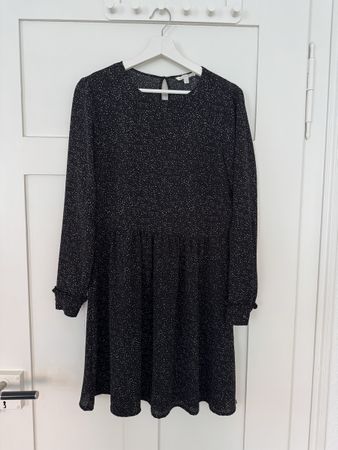 Kleid schwarz mit weissen Punkten