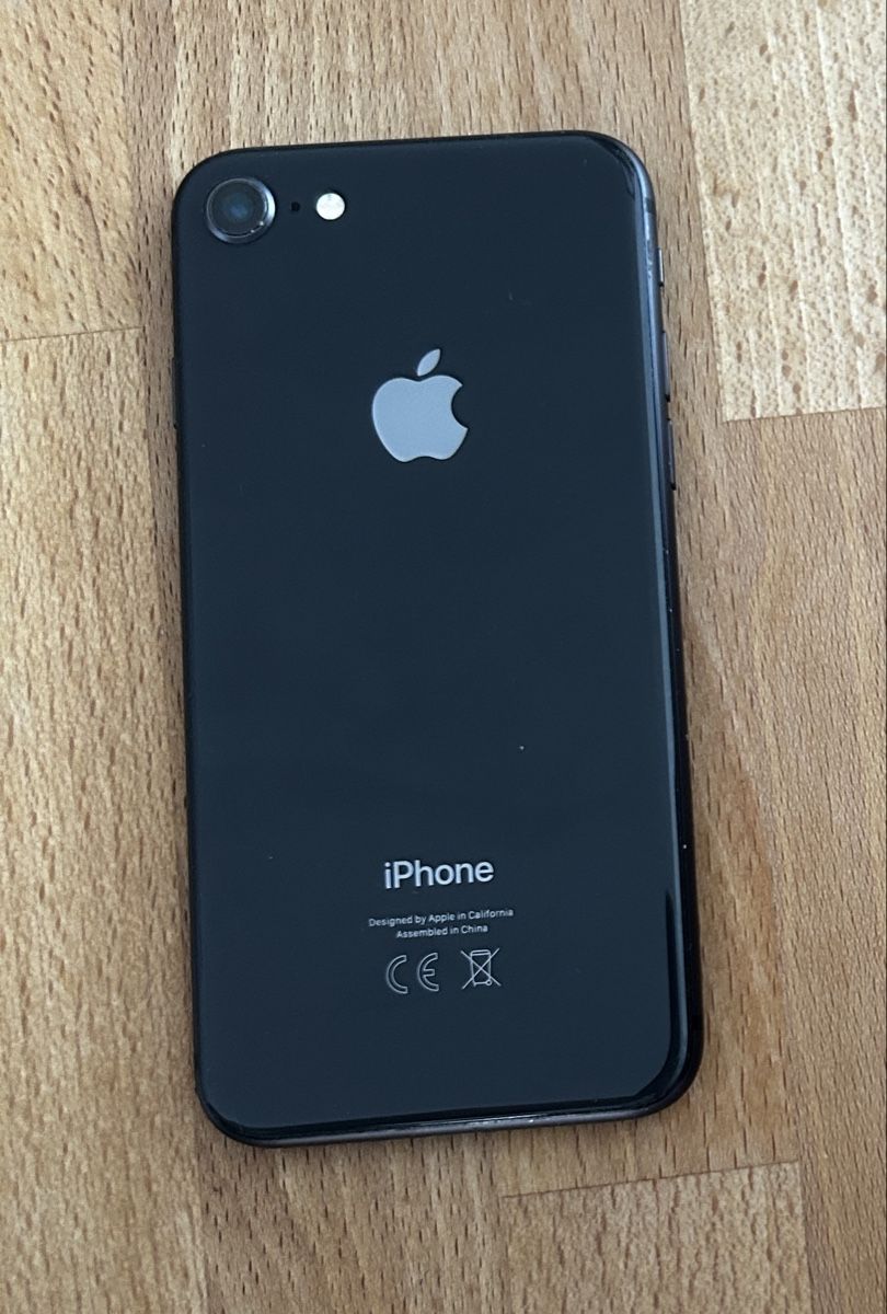 Apple Portables: iPhone 8 (256 GB) – D'occasion à Holzhäusern ZG par ara_q6g8 1