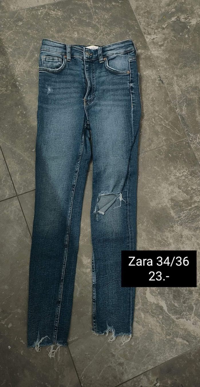Zara Jeans: Zara Jeans 34/36 – Nuovo (secondo la descrizione) da Beromünster venduto da aniram90