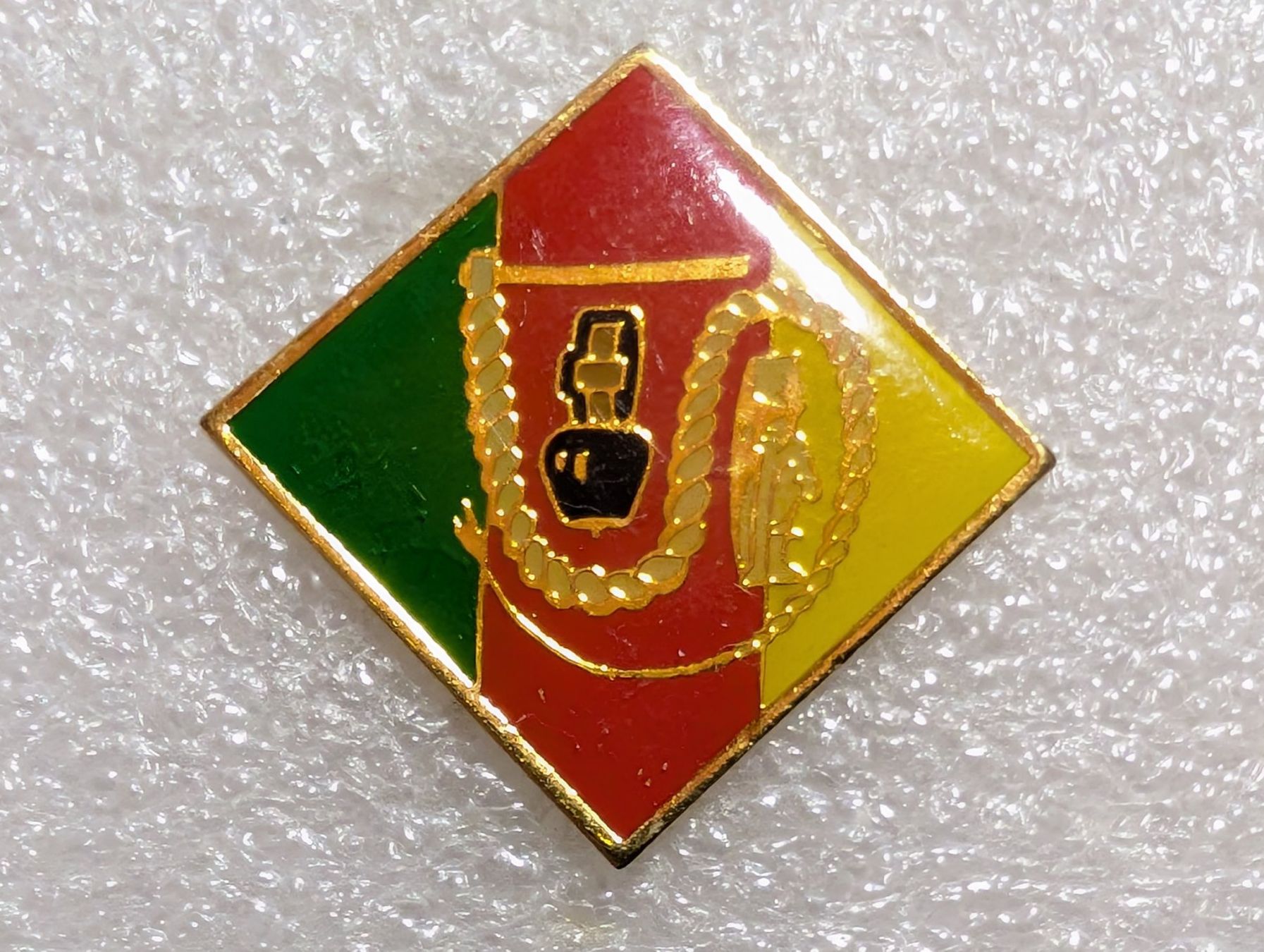 Plaquettes & Badges: Ansteckpin 293: – D'occasion à Oppligen par Pin-Fall-Shop