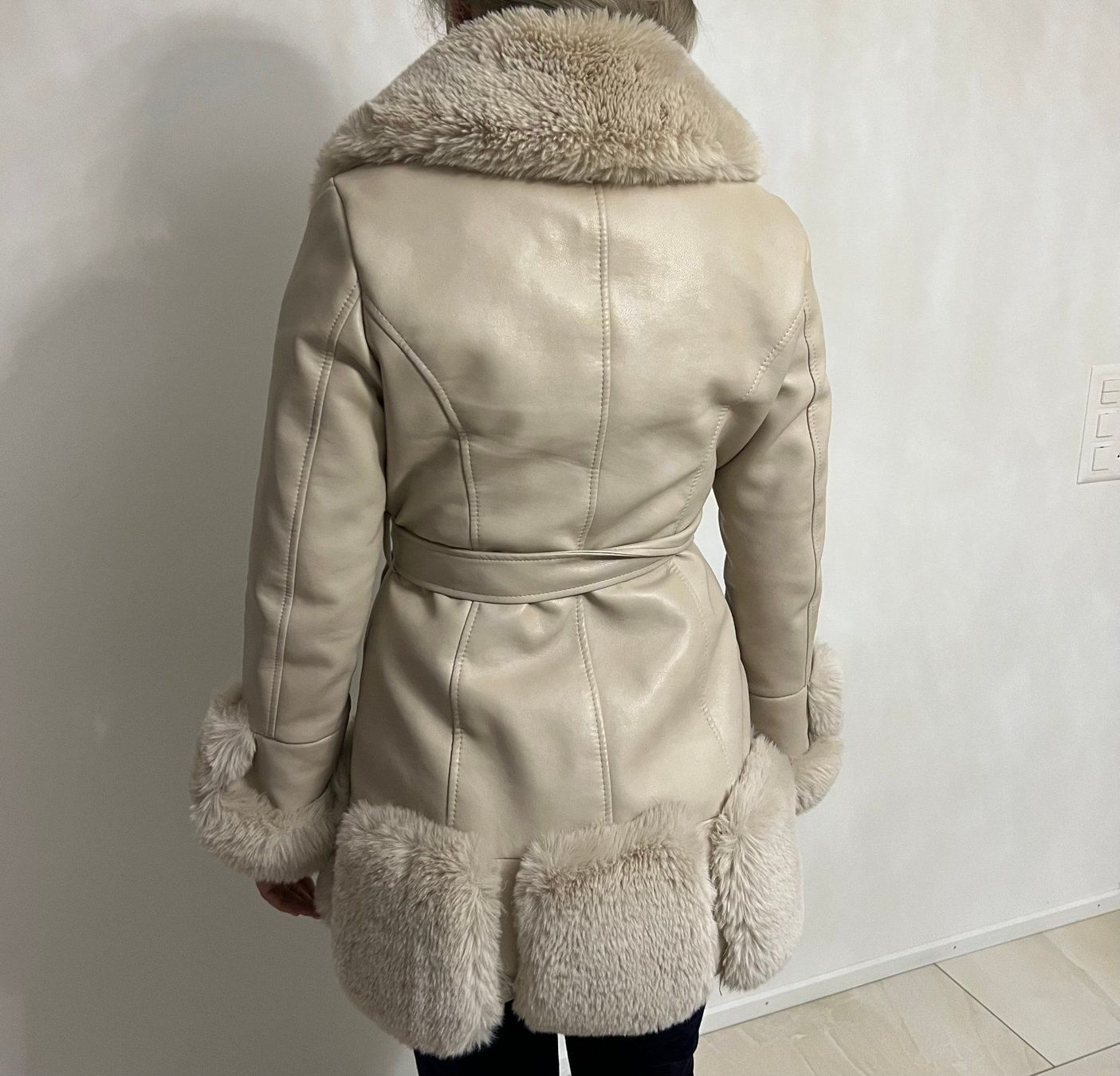 Cappotti: Luxusmantel Kunstleder - Kunstfell – Nuovo (secondo la descrizione) da Kloten venduto da FDina90 3