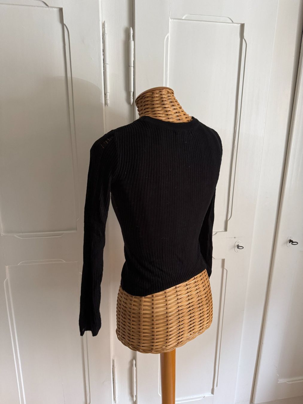 Pullover & Sweatshirts: Feinstrick Pullover schwarz gerippt XS – Gebraucht aus Zürich von Diazaio 2