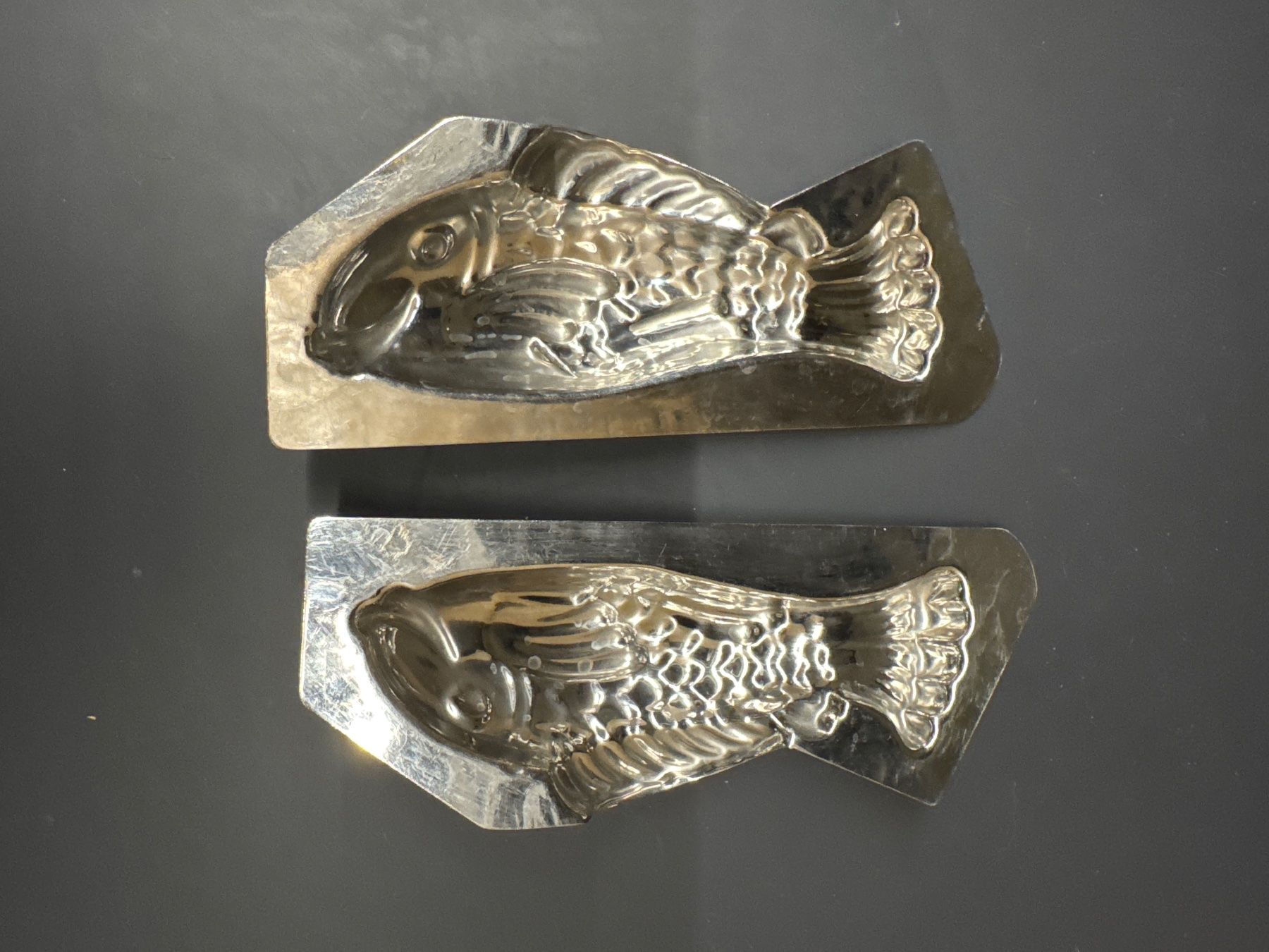 Teglie da forno: Ancien moule poisson 16cm schokoladenform – Usato da Lajoux JU venduto da Briard0 1