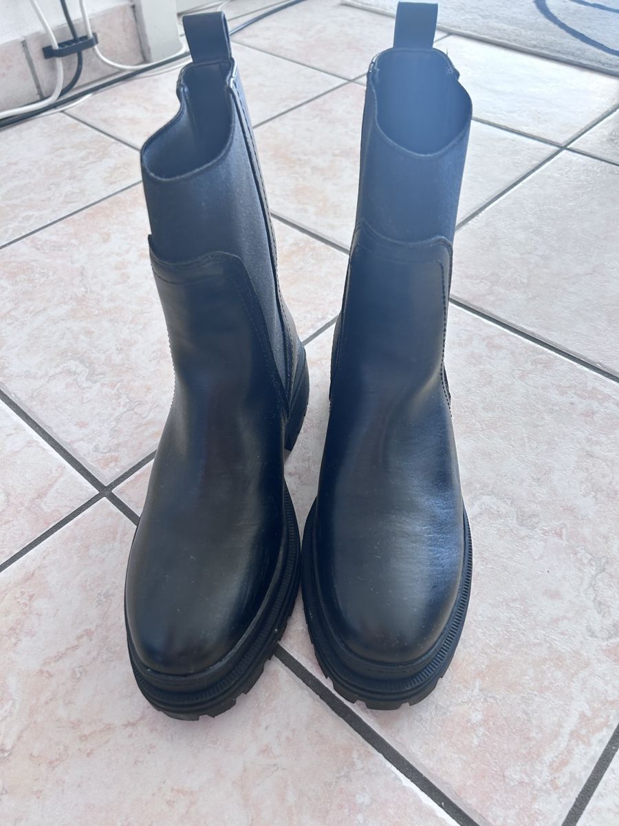 Scarpe da donna: Stivaletti neri da donna taglia 40 – Usato da Cugnasco venduto da sd1520 1