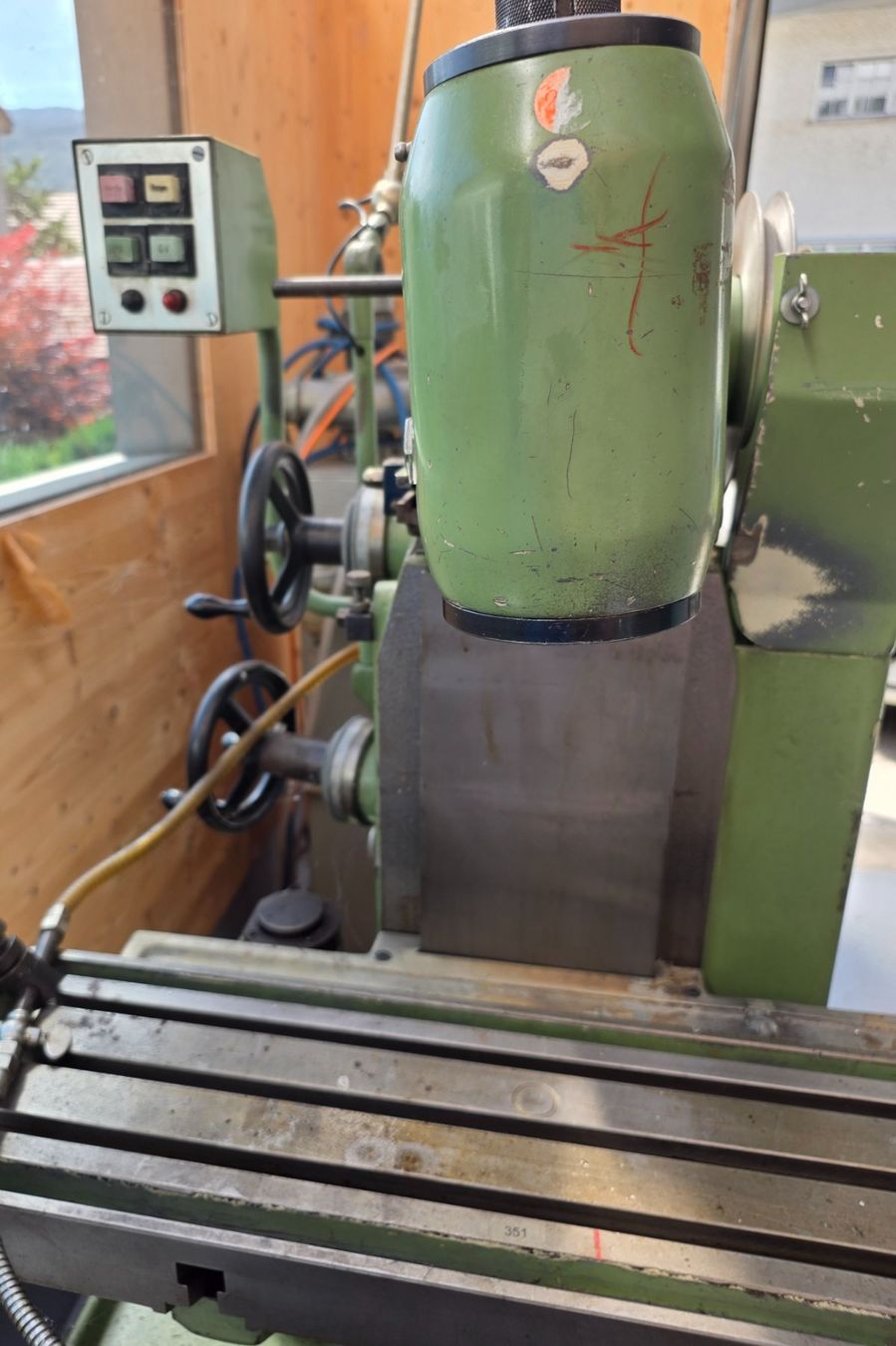 Toutes les machines: Fraiseuse type Luthy LF10 – D'occasion à St-Imier par inf_h7kx 1