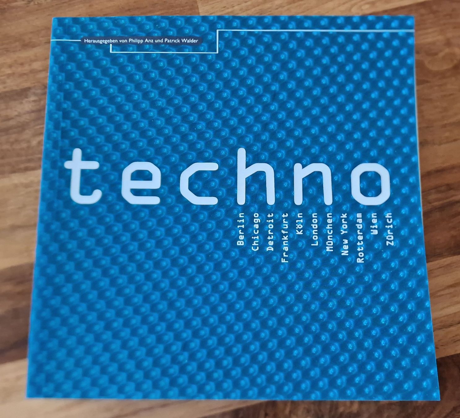 Libri: Techno Buch von Philipp Anz und Patrick Walder,Top! – Nuovo (secondo la descrizione) da Romanshorn venduto da Niceflyer 9